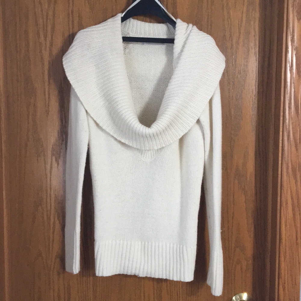 Soft cowl neck old navy sweater